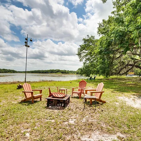 Lakefront Apt With Canoes In Inverness!